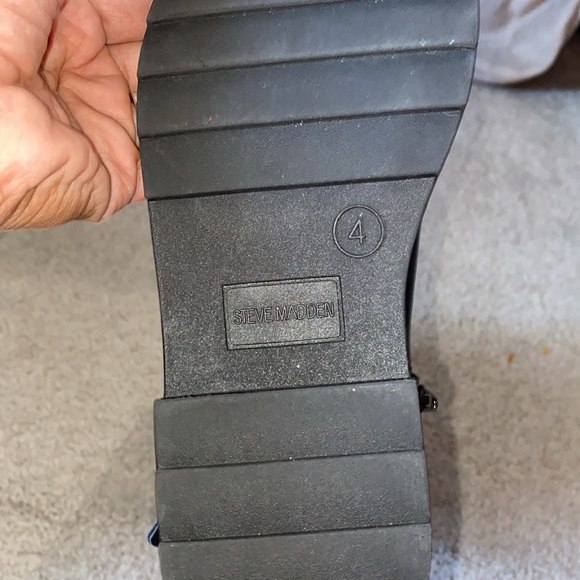 Boots - Picture 4 of 4